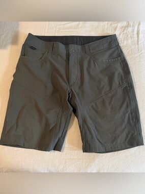 SILENCR KARGO Lightweight softshell short with stretch